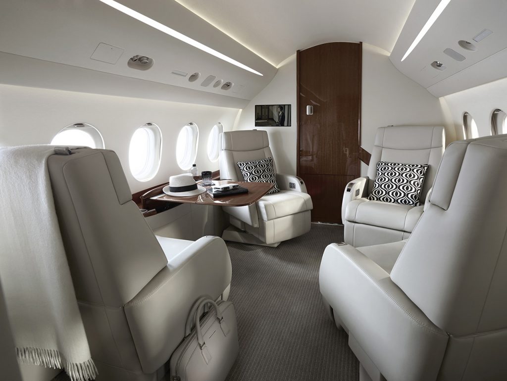 Dassault Falcon 2000S cabin